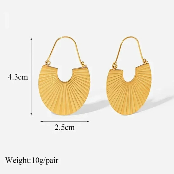 Crescent 18K Gold Plated Stainless Steel Waterproof Earrings - Picture 4 of 11